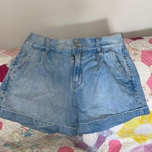 AE High-waisted Jean shorts